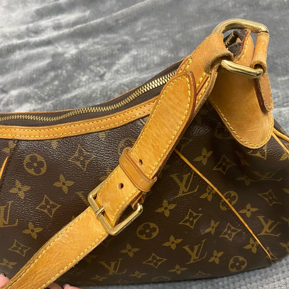 Louis Vuitton Thames Monogram GM Bag - Picture 3 of 6